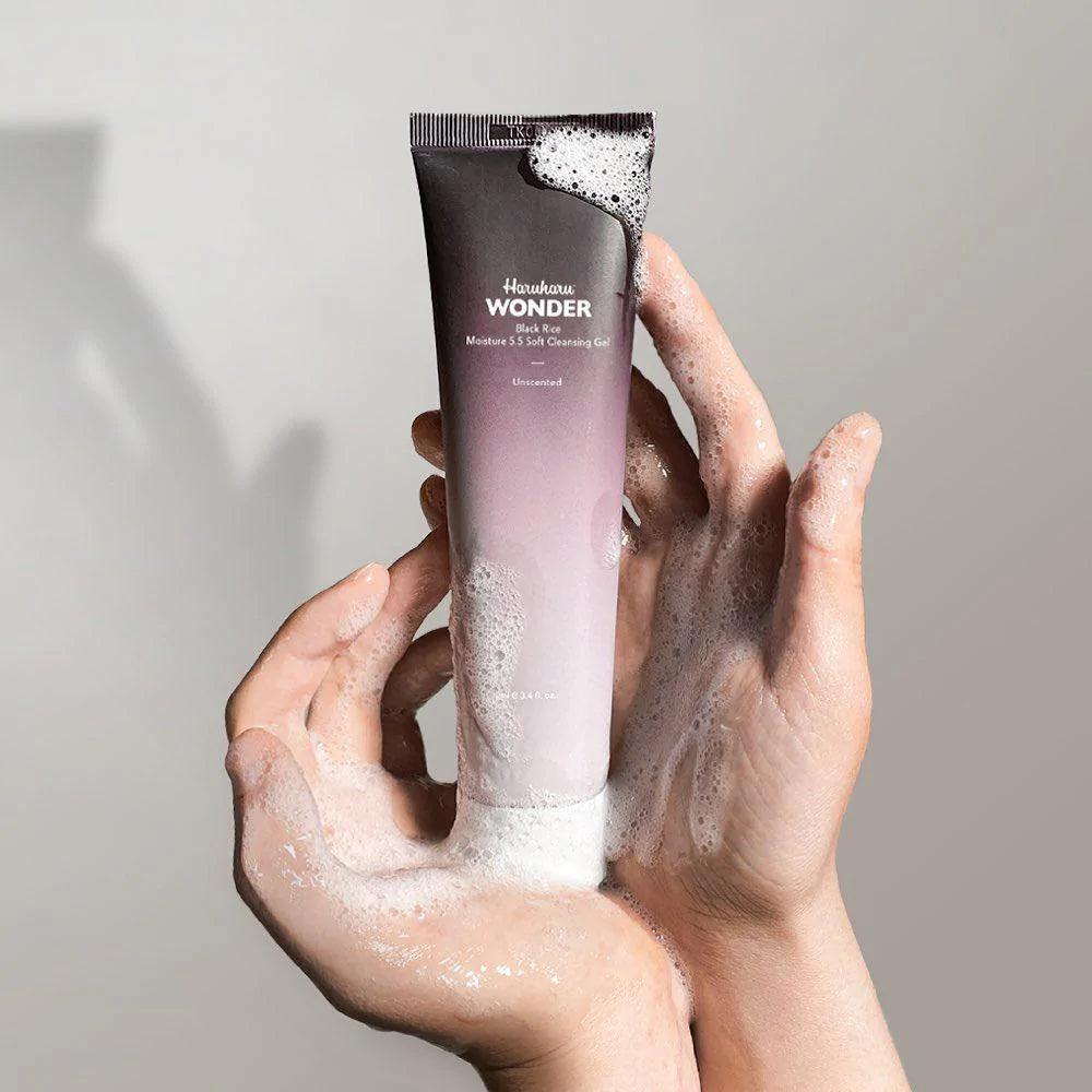 Black Rice Moisture 5.5 Soft Cleansing Gel - 100 ml - K-Beauty Arabia